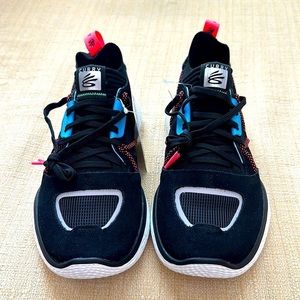 Under Armour Curry Flow Cozy (Men’s 5.5 Black with blue and bright orange